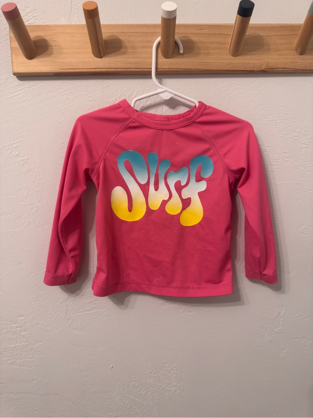 Kids Pink Long-Sleeve RashGuard Shirt with 'Surf' Graphic Gently Used Toddler 2T